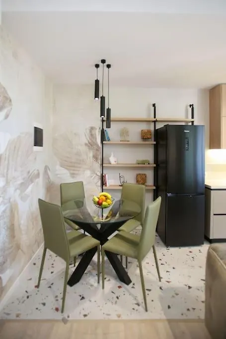 Taushani Apartment, Vlorë